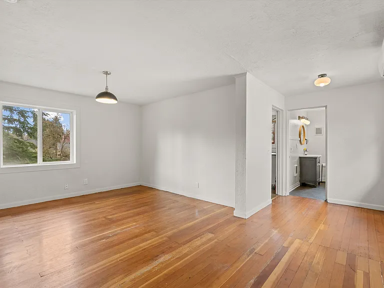 7015 N Greeley Ave #B — Photo 29