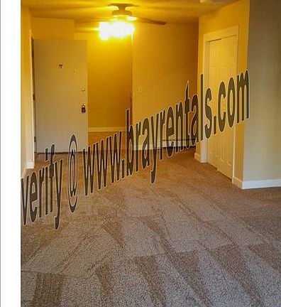 3233 Lakeside Dr. #102 interior