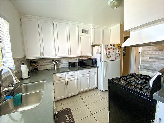 5th image of 16741 Lawnwood St
