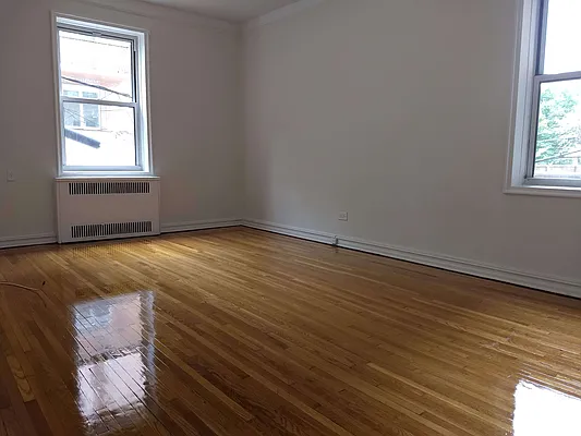 Rented by Harari Realty Corp | media 5