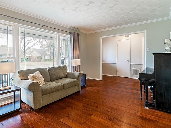4th image of 603 Parkview Ln