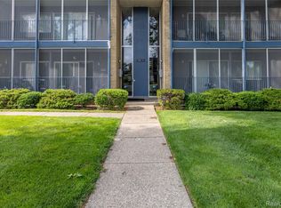 16591 Middlebelt Rd #4, Livonia, MI 48154
