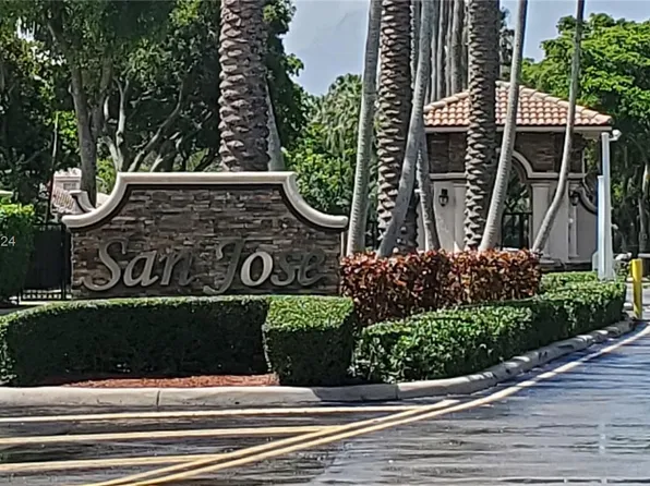 13852 SW 156th Ave, Miami, FL 33196