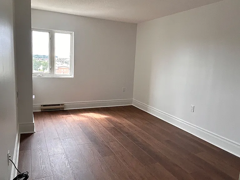 858 Commissioners Rd E #906 — Photo 8
