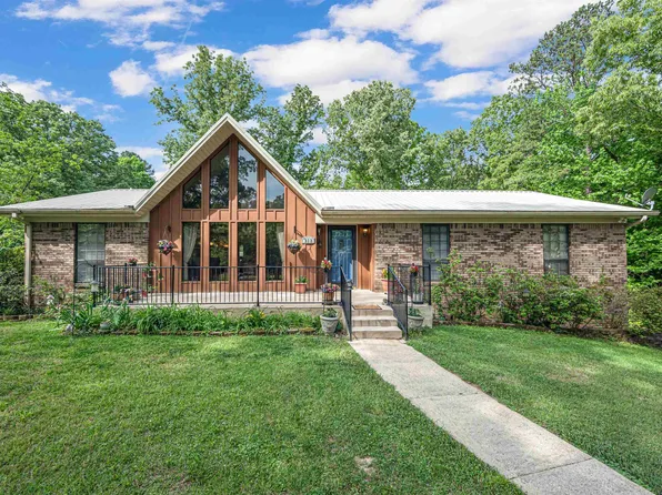 212 Venus Cir, Bessemer, AL 35023