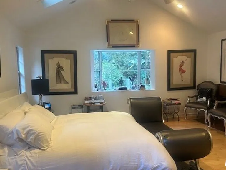 1664 Benedict Canyon Dr — Photo 7