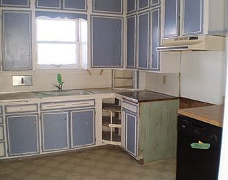 2nd image of 1522 W Koenig St
