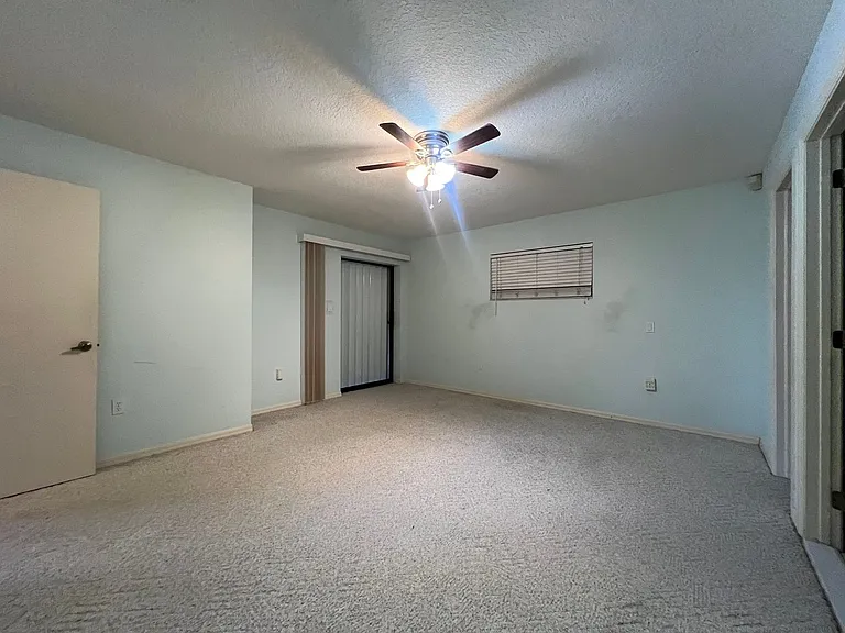 18090 Avonsdale Cir — Photo 11