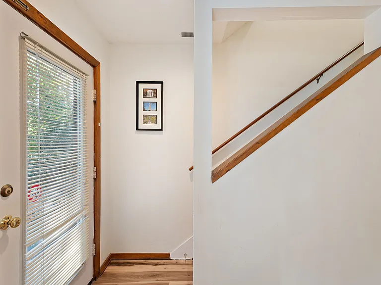 609 Hillsborough St #7 — Photo 15