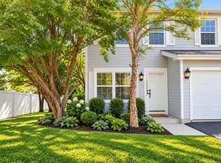 2710 Loveland St, Naperville, IL 60564