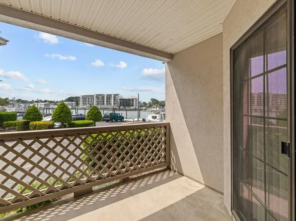 401 Harbour Point #101, Virginia Beach, VA 23451