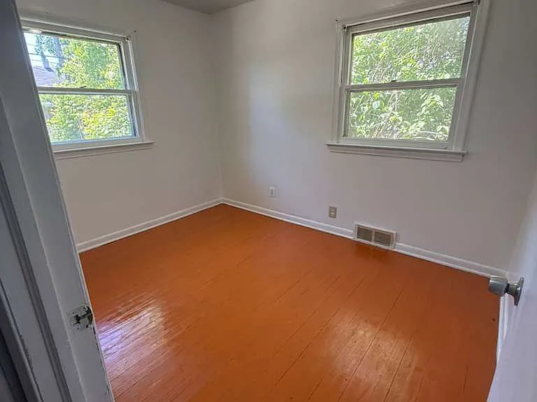 7544 Wood Ave — Photo 6