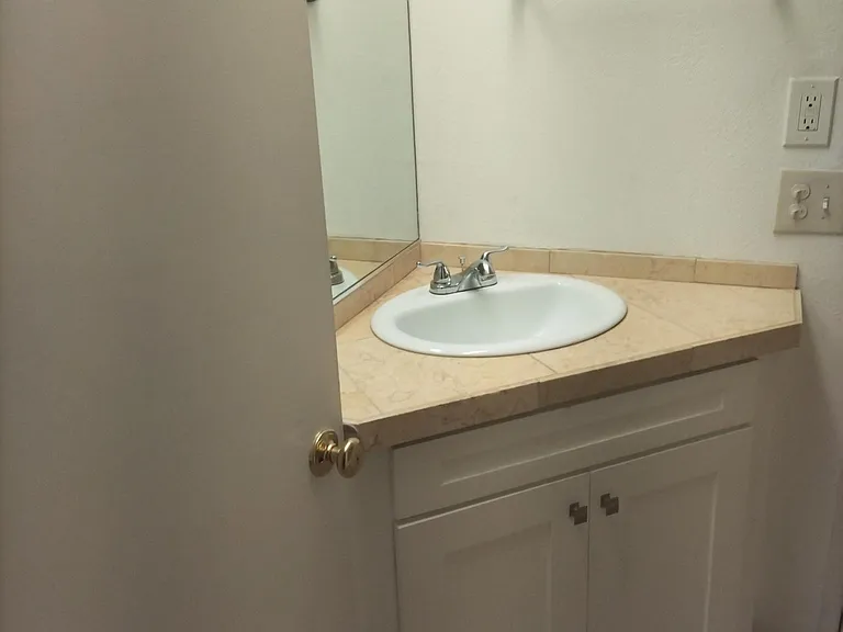 4445 Robbins St — Photo 10