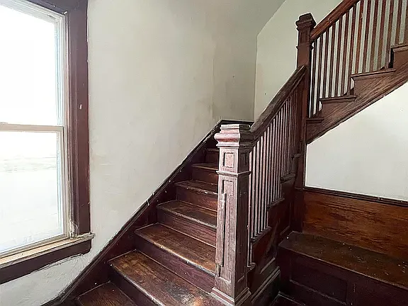 1228 E Ash St — Photo 6