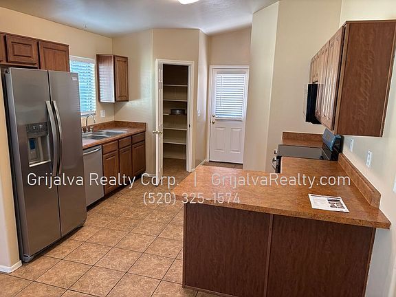 4th image of 2164 E Sunland Vis