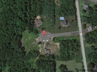 5 Leah Ct, Ballston Lake, NY 12020
