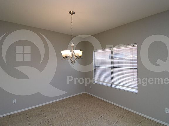 3rd image of 1013 E Beth Dr