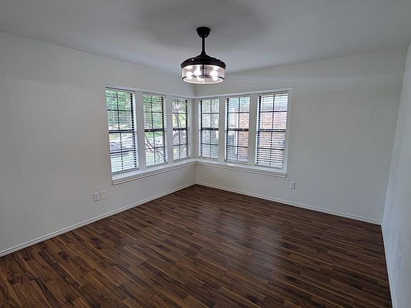 4th image of 2005 Peakwood Dr