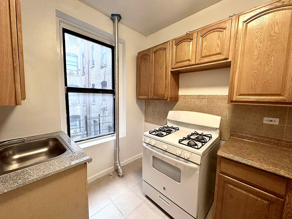 1st image of 121 Wadsworth Ave #23
