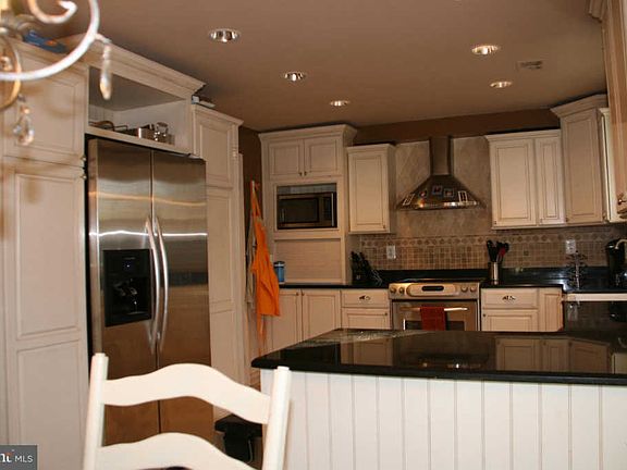 5th image of 3176 Cantrell Ln