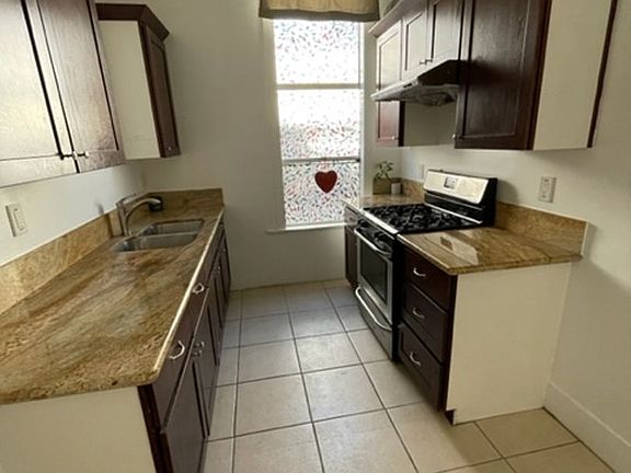 3rd image of 601 Belmont Ave APT 2