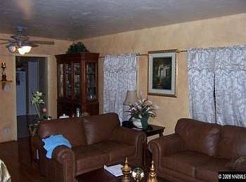2nd image of 821 Oxford Ave