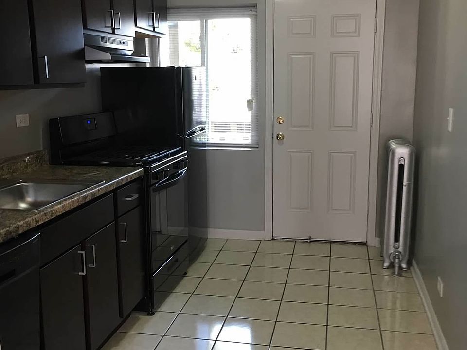 1st image of 1340 W Argyle St APT 2S