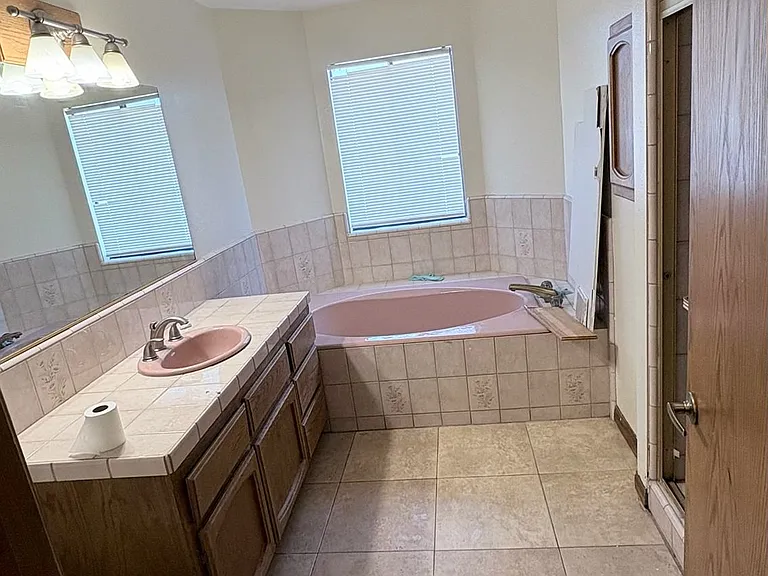 17735 Vista Point Dr — Photo 11