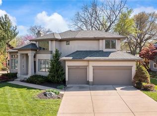 12602 Wenonga Ln, Leawood, KS 66209