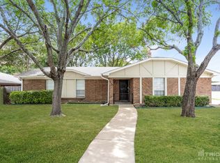 3725 Holly Springs Dr, Fort Worth, TX 76133