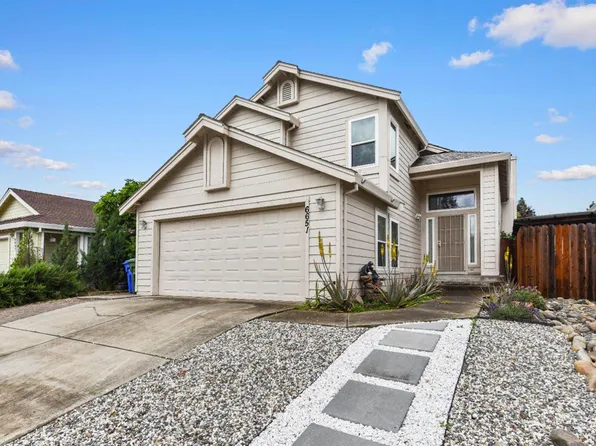 6651 Laguna Park Dr, Elk Grove, CA 95758