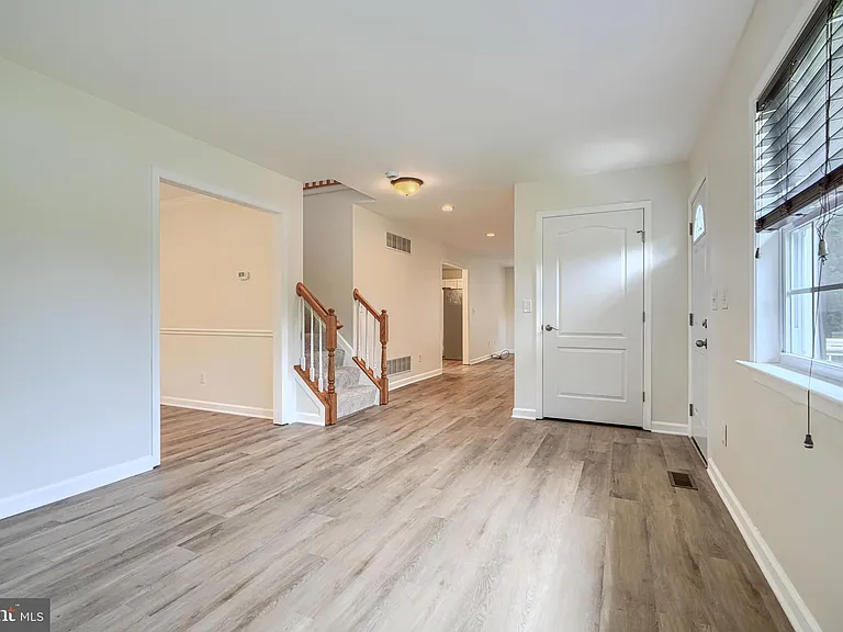 605 N Paradise Rd — Photo 6