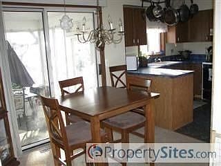 4th image of 1323 Barney Rd