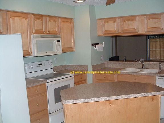 5th image of 3664 Montclair Dr