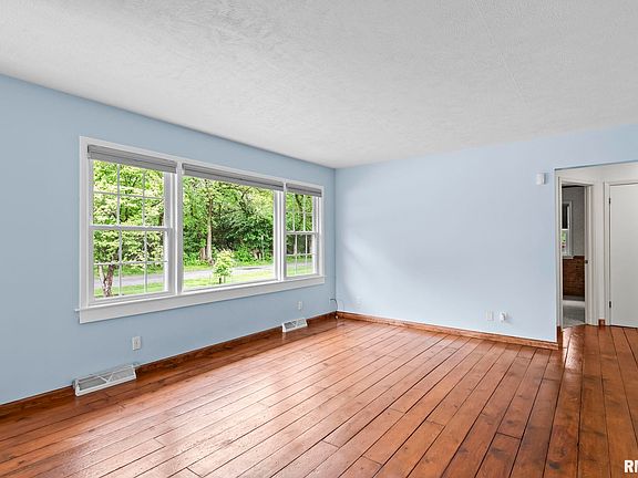 5th image of 6247 Crows Mill Ln