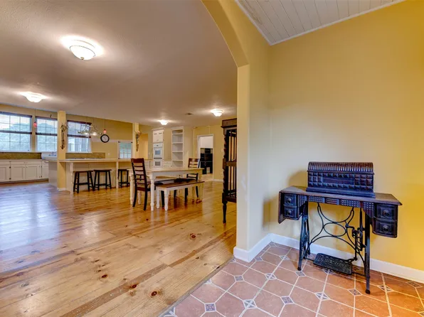 1137 Fm 1406 Rd, Winnie, TX 77665