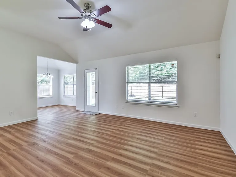 16413 Danika Oak Dr — Photo 10