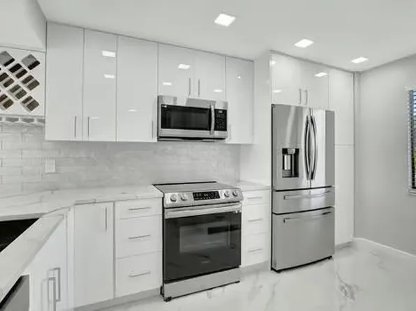 7076 Huntington Lane #407, Delray Beach, FL 33446