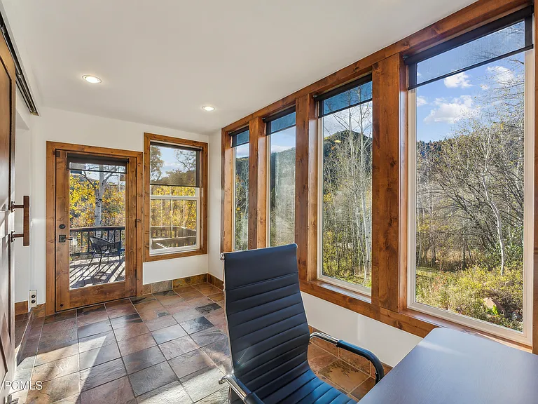 7240 Buckboard Dr — Photo 7