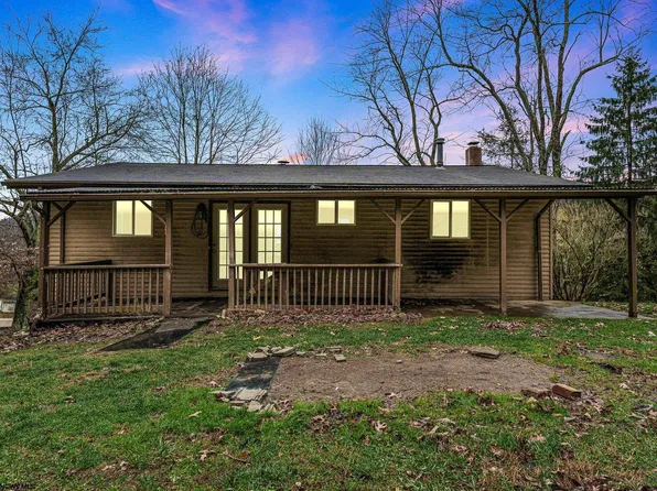 11 Chimney Ln, Rivesville, WV 26588