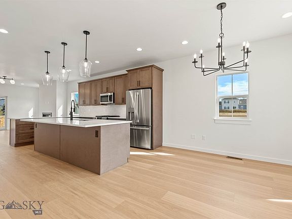 3rd image of 359 Cloudfield Cir
