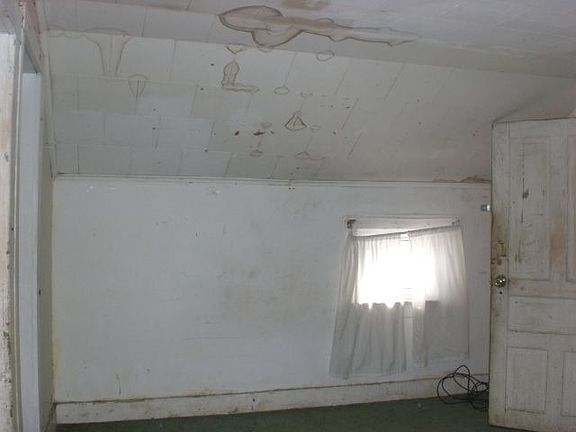 4th image of 1512 N Park St
