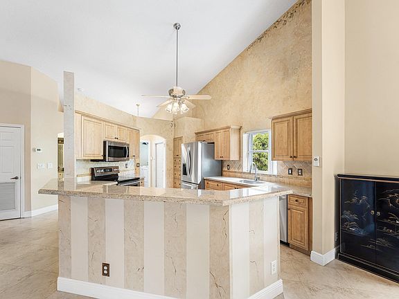 4th image of 15458 Floral Club Road