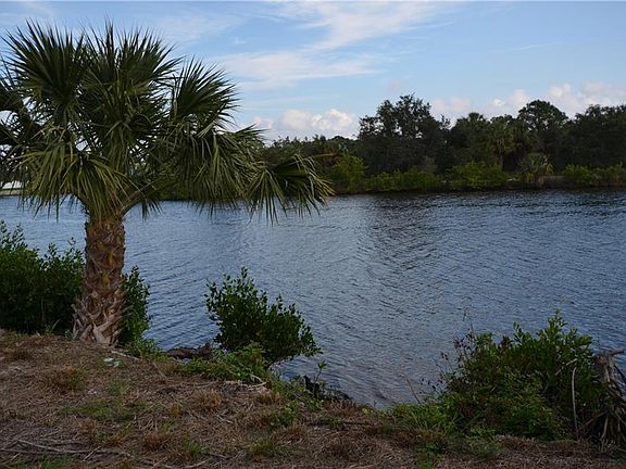 3rd image of 3190 Lake View Blvd