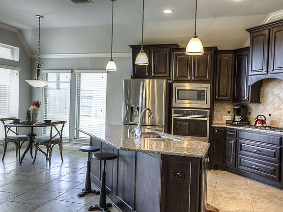 4th image of 13940 Naples Park Ct