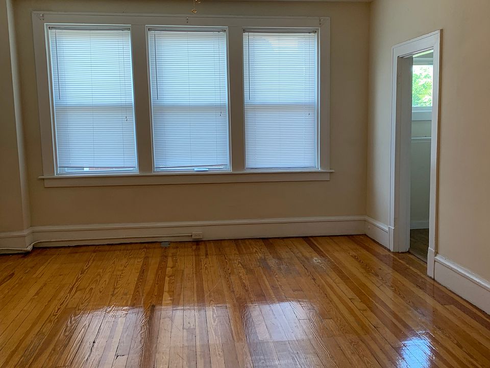 2nd image of 333 N Pacific St