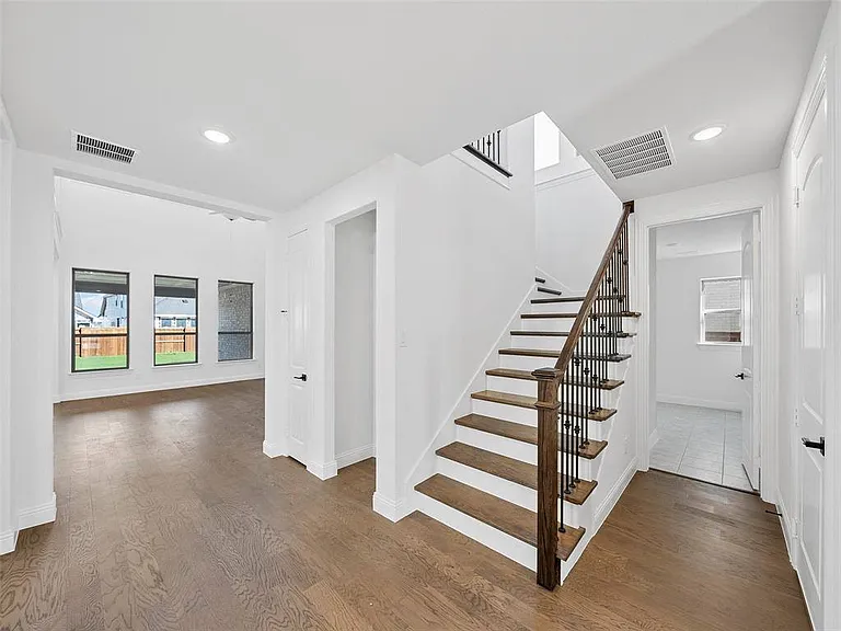 4280 Mill Pond Dr — Photo 24