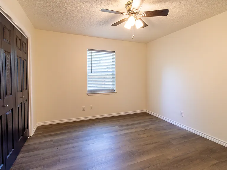1214 Sycamore Dr — Photo 20