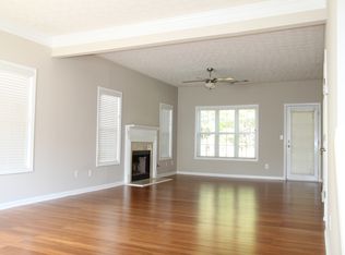 828 Pond View Ct, Sugar Hill, GA 30518