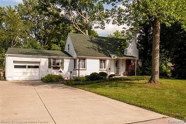 1st image of 689 New Hampshire Ave